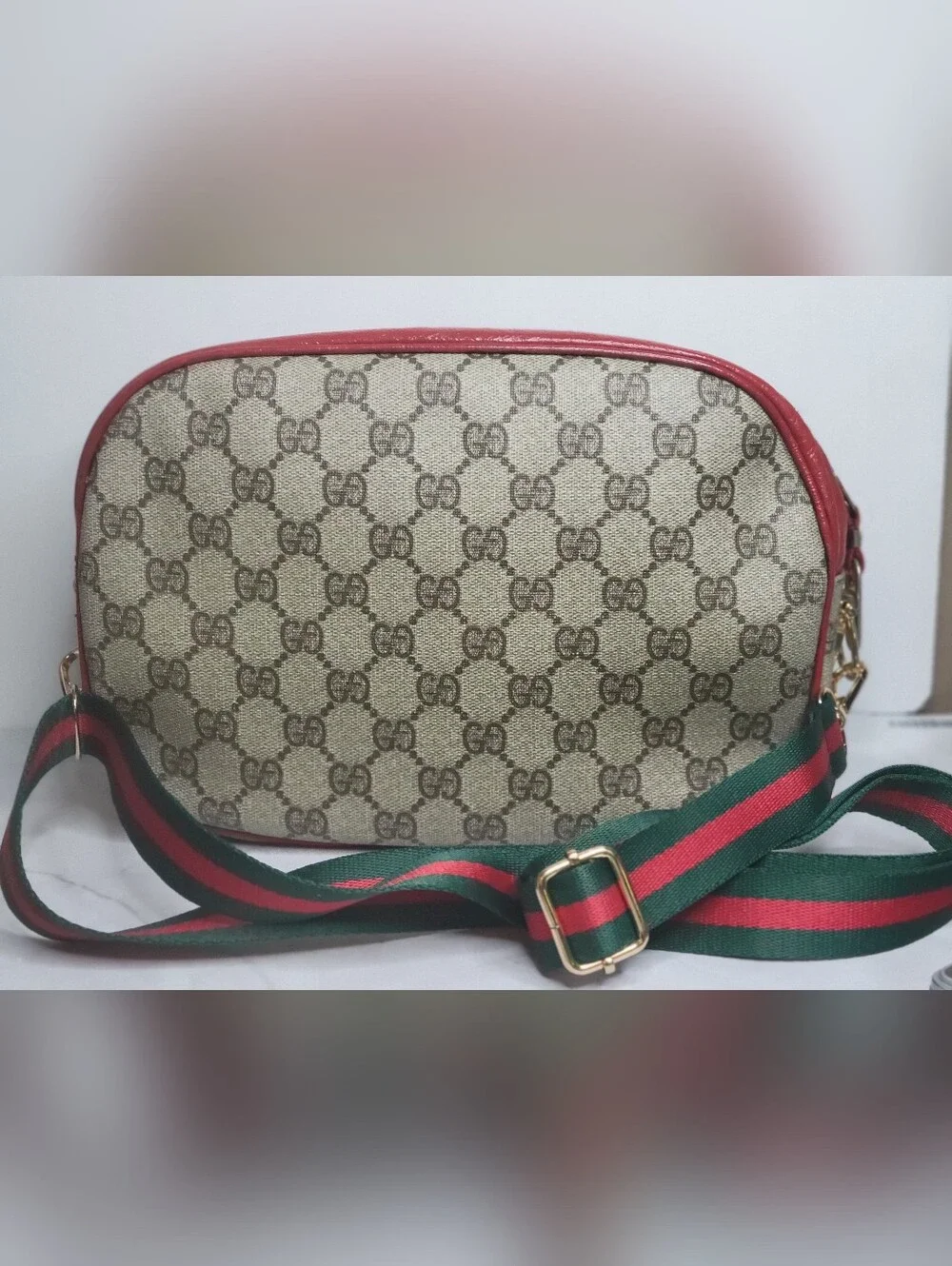 GUARANTEED AUTHENTIC/VINTAGE 1970s GUCCI, CROSSBODY 10" X 7" X 3" - Picture 2 of 13